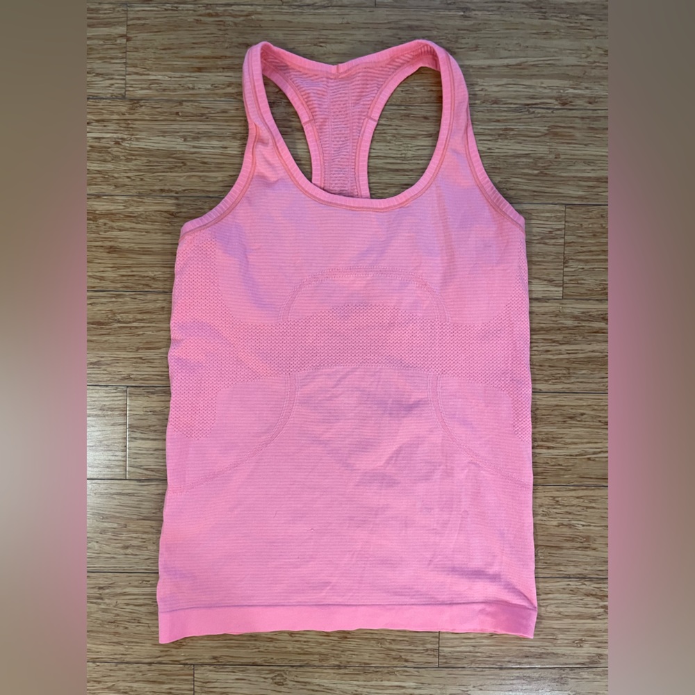 Lululemon Swiftly Tech Racerback in Heathered Bleached Coral- Size 6